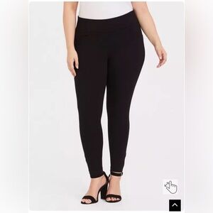 Studio Ponte Slim Fix Pixie Pant - Black